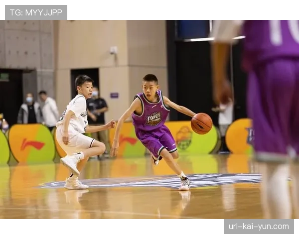 篮球战术走进课堂:北京四中物理老师用“掩护配合”讲解力学原理 篮球战术走进课堂:北京四中物理老师用“掩护配合”讲解力学原理